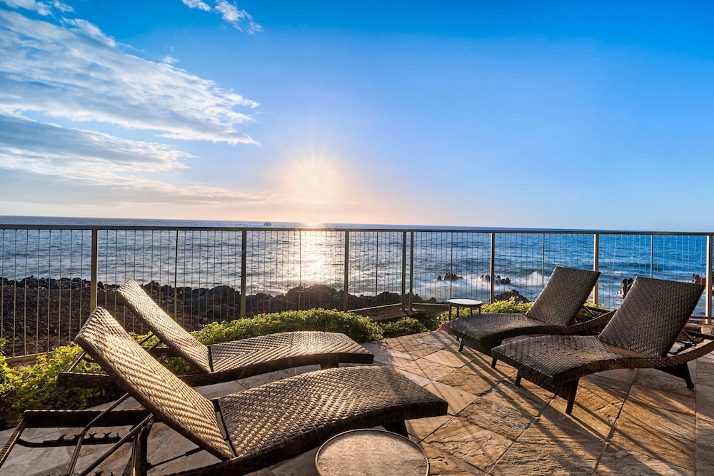 Fairway & Ocean Views - Updated Top Floor - AC- Vrkcv