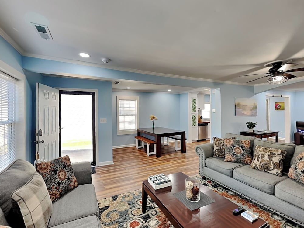 East Coast Ku'uipos Cottage by Carolina Retreats