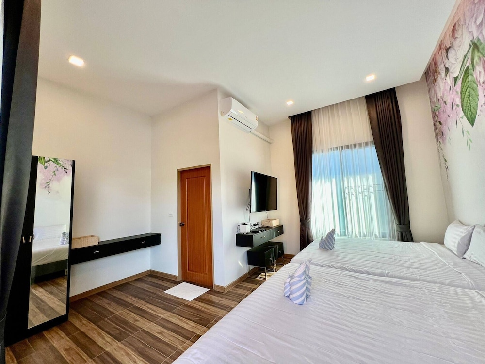 Orange Private Pool Villa, Near Cham Am Beach