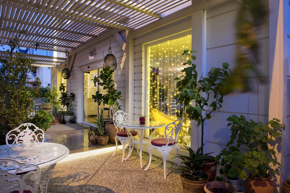 Nun By Laren Hotels - Image 46