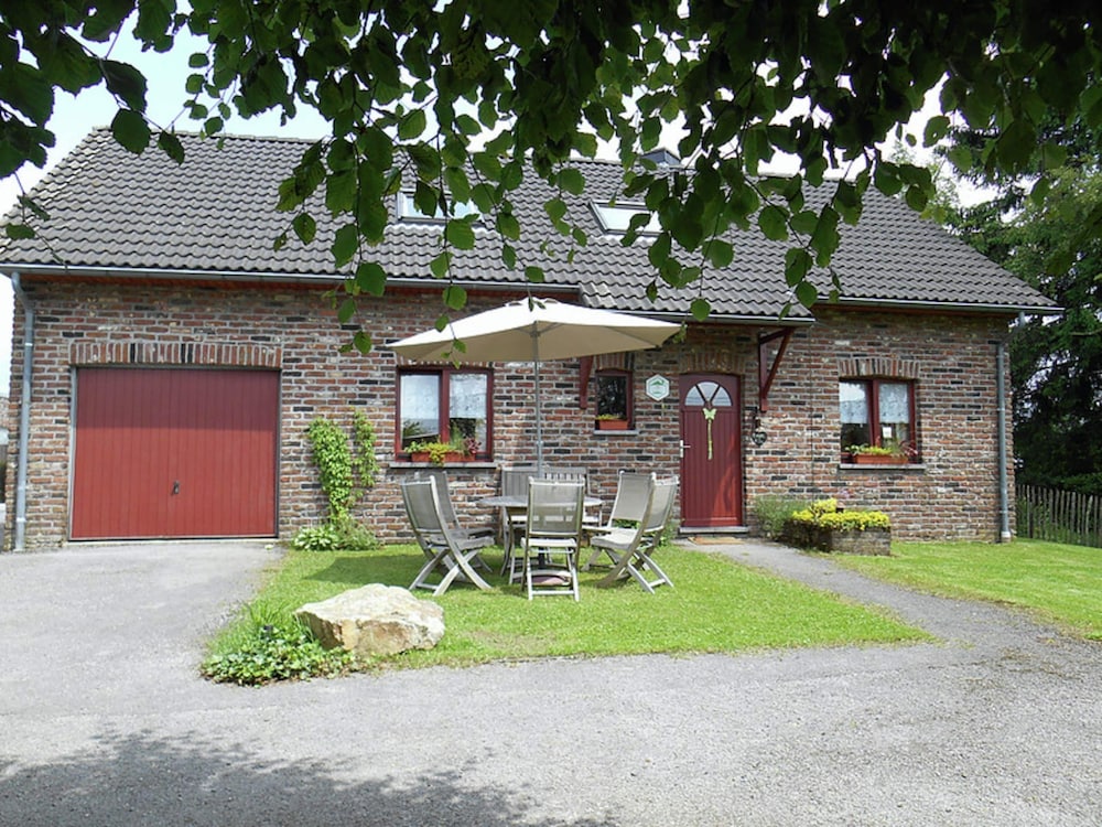 Nice Holiday Farmhouse Located in Sourbrodt near Ski Resort of Ovifat