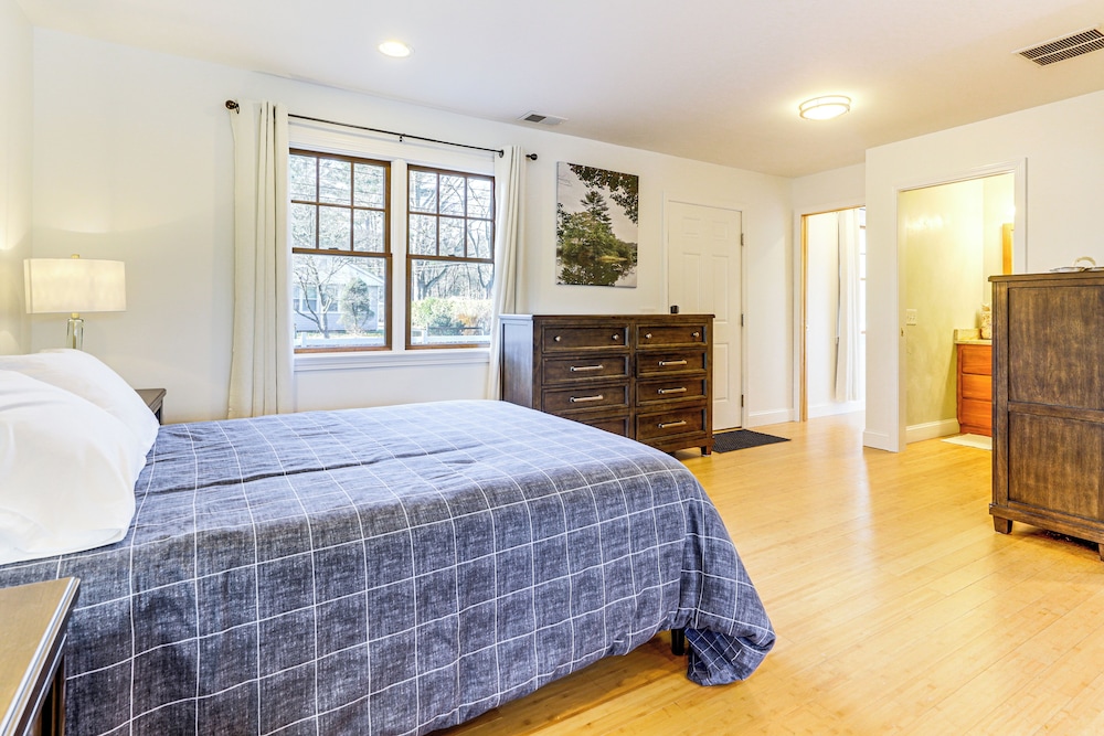 < 3 Mi to Uconn: Peaceful Home on Pine Lake