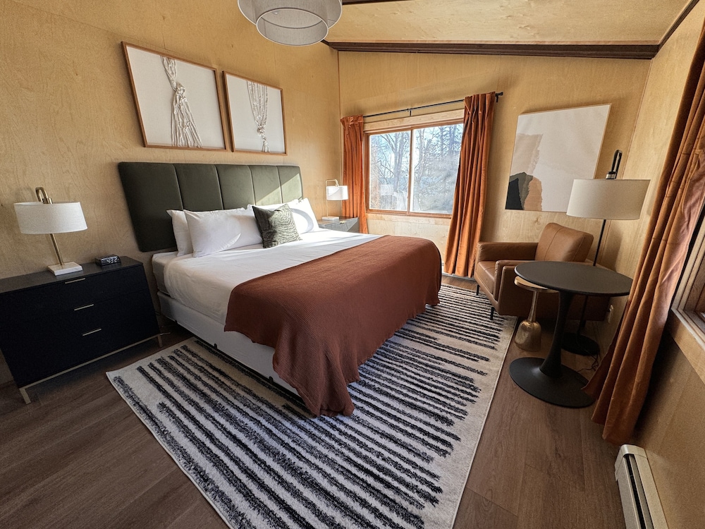 Cascade Lodge