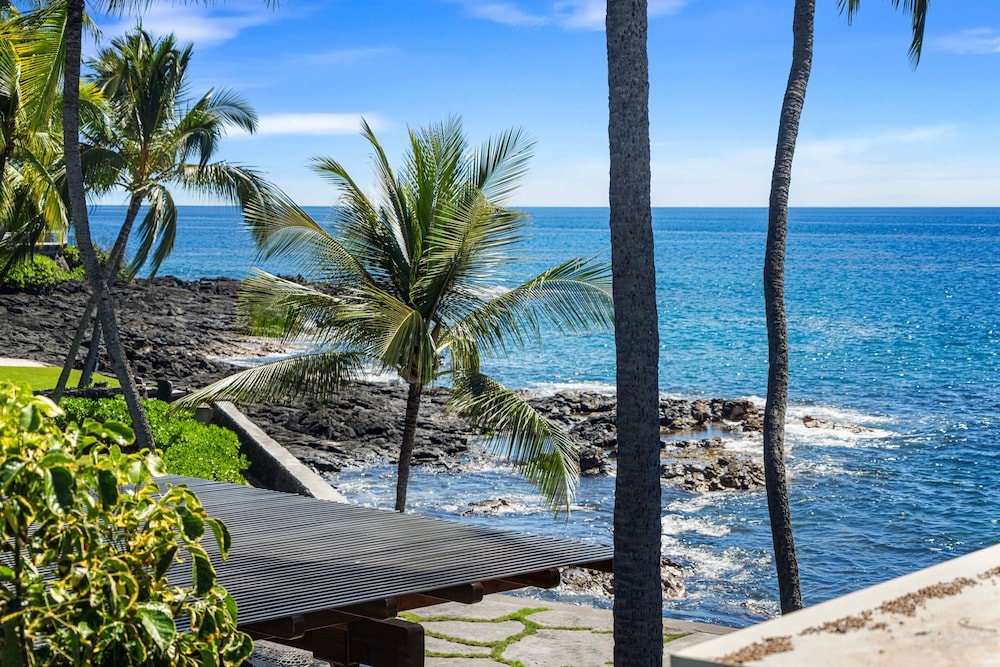 Ocean View Unit w Lanai - AC - Near Marketplace! - Vrkcv