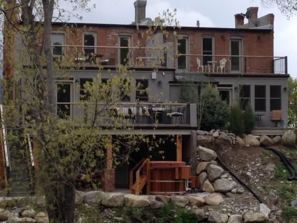 River House Downstream 3 Bedroom Holiday Home By Pinon Vacation Rentals