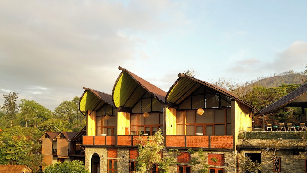 O2 Villas Ella