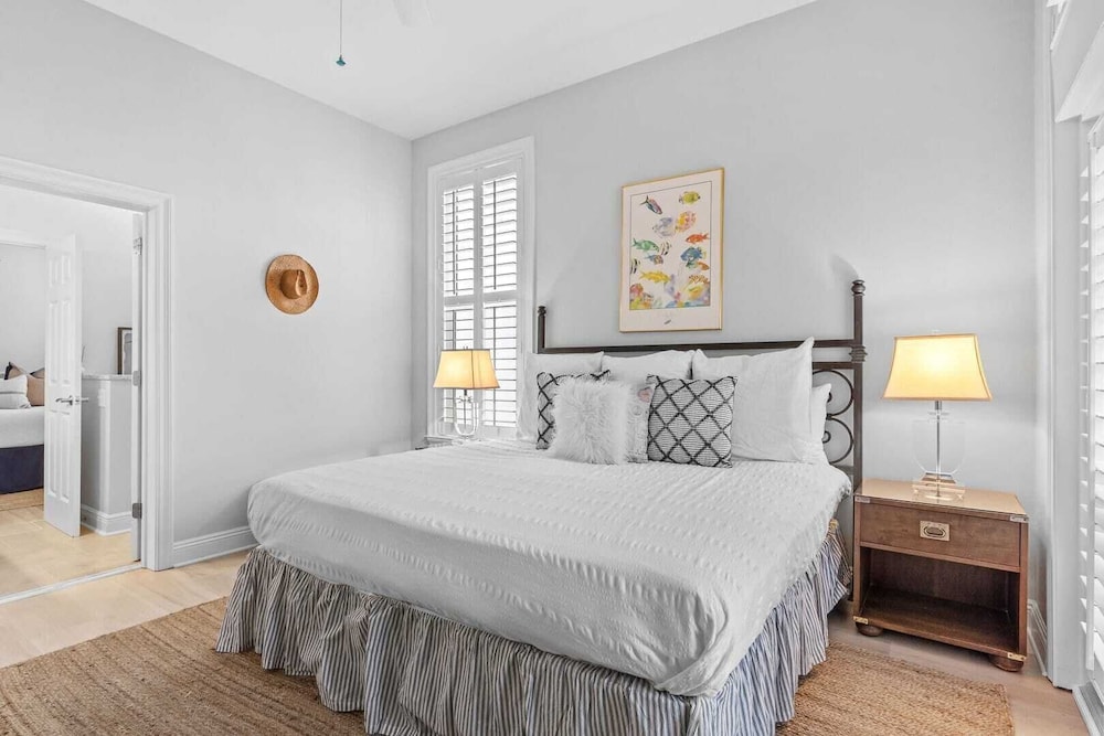 Grovey by the Sea by Avantstay Oceanfront, Private Beach, Pool Access