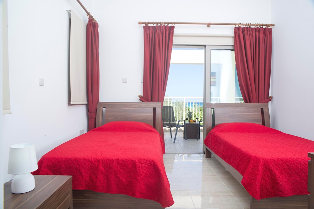 Stunning new Beach Front Villa,1st Line to the Beach, Large Pool, Wonderful Area view 3