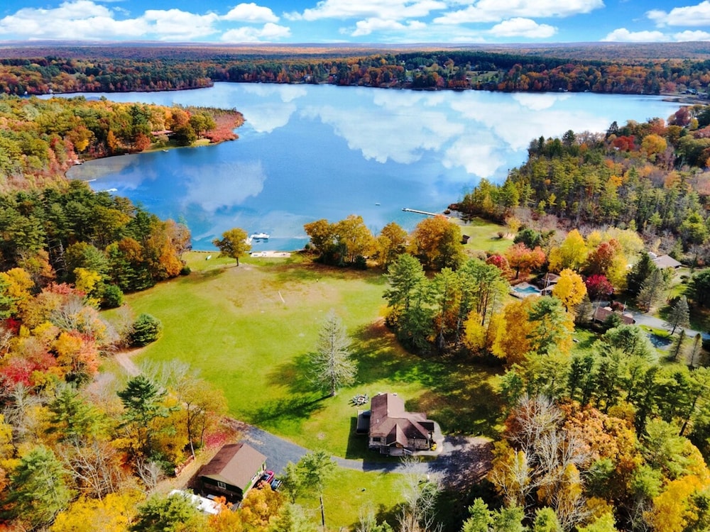 2 Lake Cabins Pool Hottub Game Room 23acs