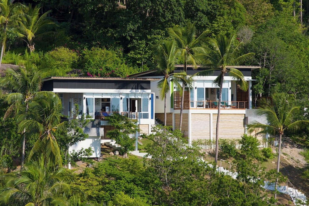 Overthemoon Luxury Pool Villas
