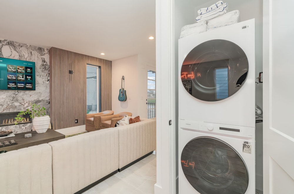 Elevator With Rooftop Hot Tub Pet-friendly Yard