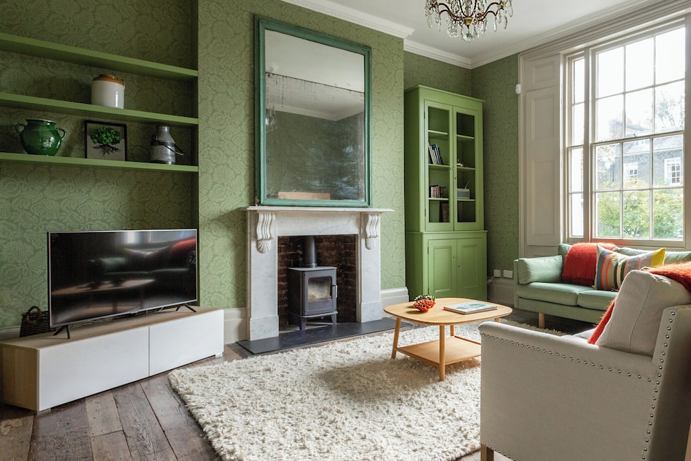 Canonbury Park North II by Onefinestay