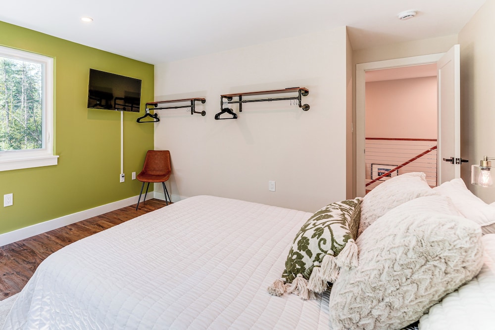 Modern Gem on 15 Acres, 5 Mi to Old Orchard Beach!