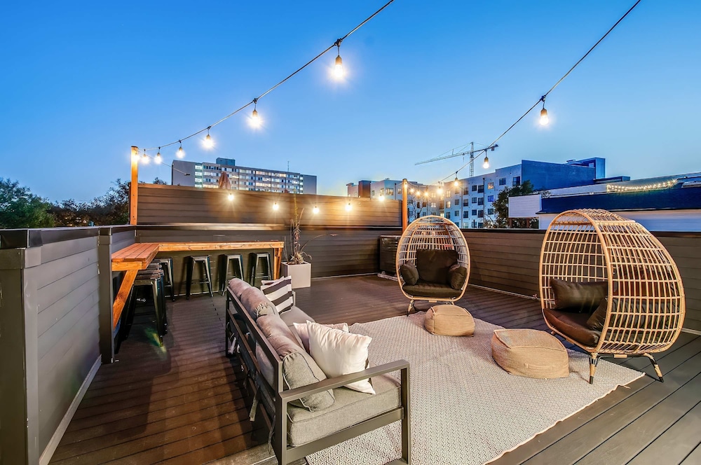 NEW 24 Guests 2 Rooftop Decks Near Downtown