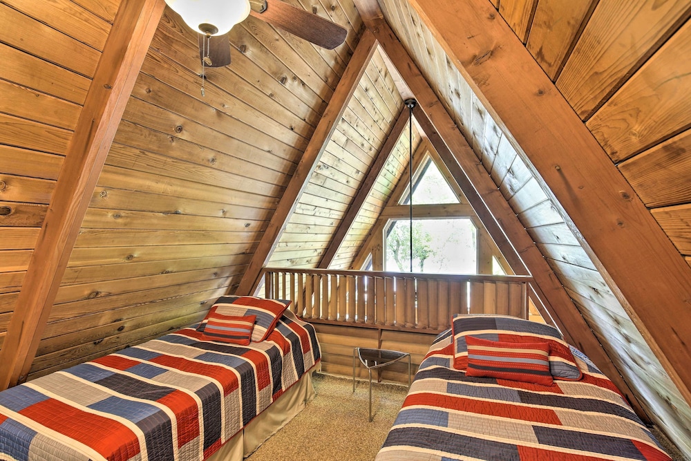Lake Pepin Cottage w/ Decks + Private Beach! view 2