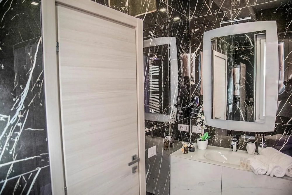 Central Luxury Apartment