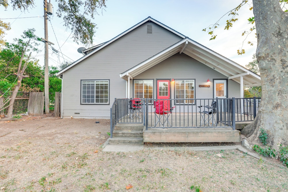 12 Mi to Folsom Historic District: Norcal Getaway
