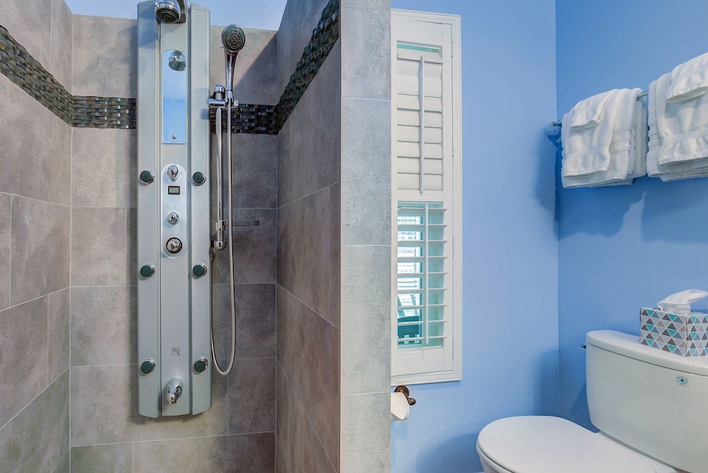 Ashland Vacations - Carlisle Garden Suites - Property Image 60