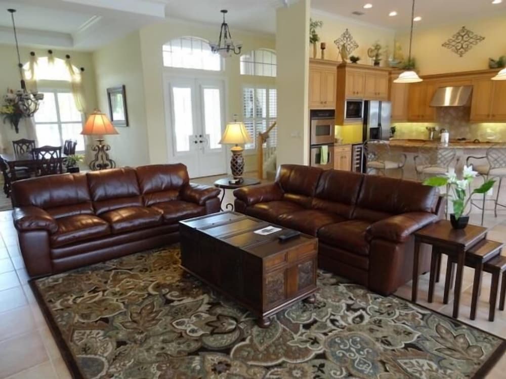 SNOW190 4 Bedroom Holiday Home by Marco Naples Vacation Homes