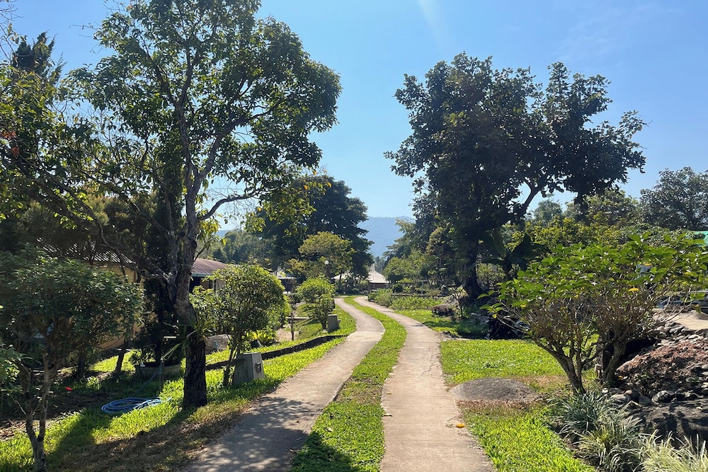 Tung Lakorn Farm