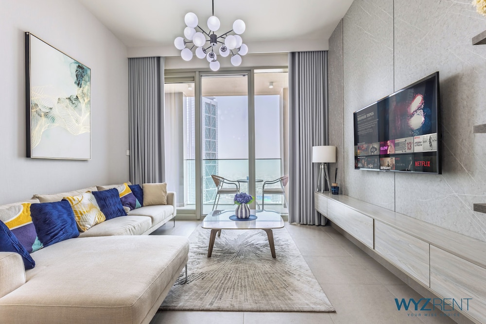 Modern 1BR Forte Near Burj & Mall