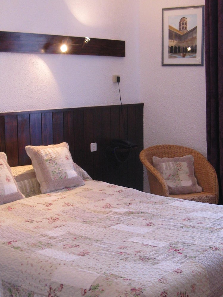 Photo 10