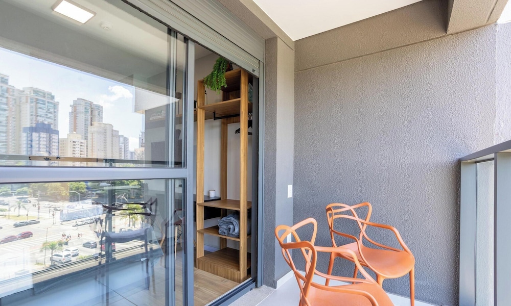 Complete Studio 120 m From the Subway Hmr0602