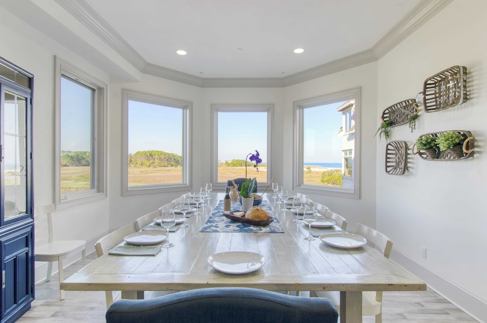 Sleeps 38 2 Homes, Steps to the Beach, Private Pool + Hottub, Game Room, Views