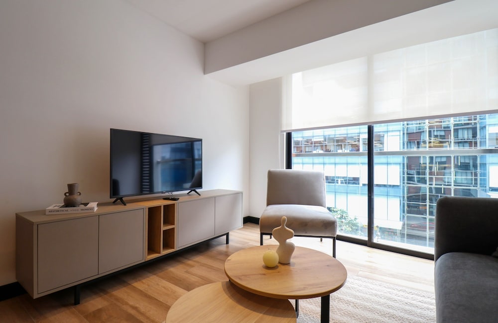 w Dazzling 1BR w Perfect Balcony in San Isidro