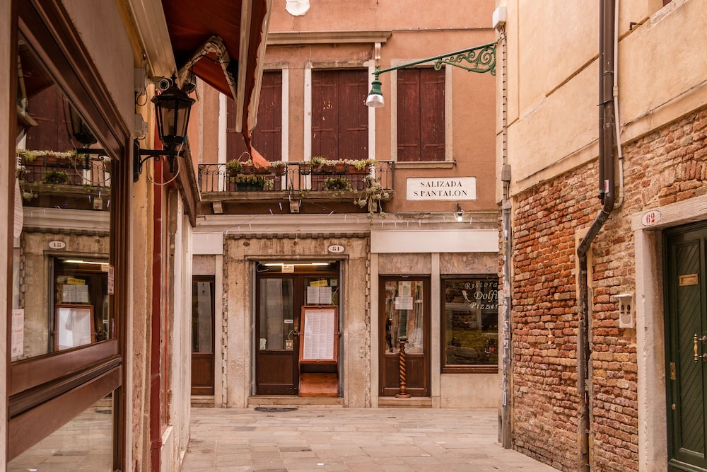 Ca' Barbo Romantic Apartment in Venice