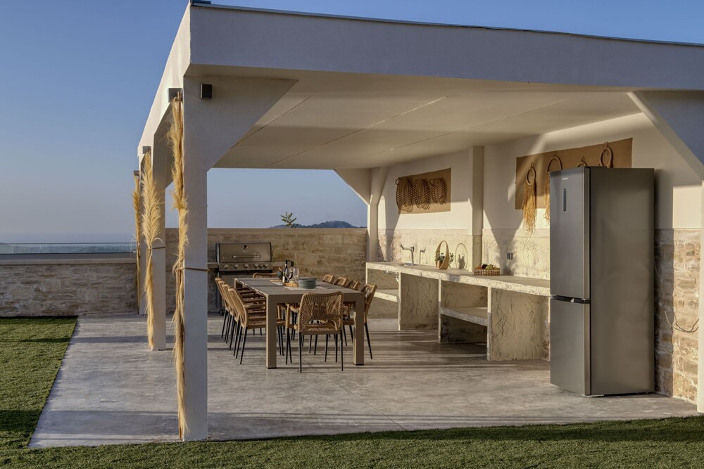 Elira Luxury Villa - With Private Pool