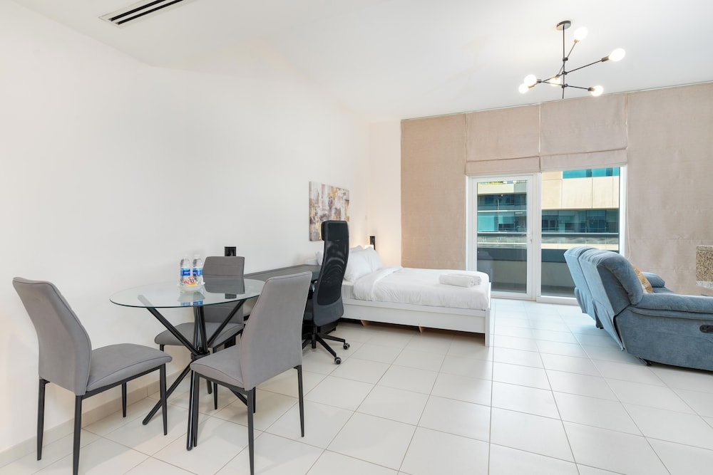 Spacious Studio in Bay Square by Bespoke