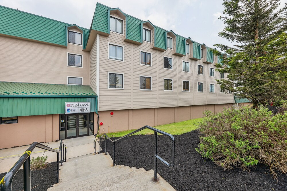 Hotel Cozy Snowshoe Condo Rental: Walk to Chair Lift! - Image 1