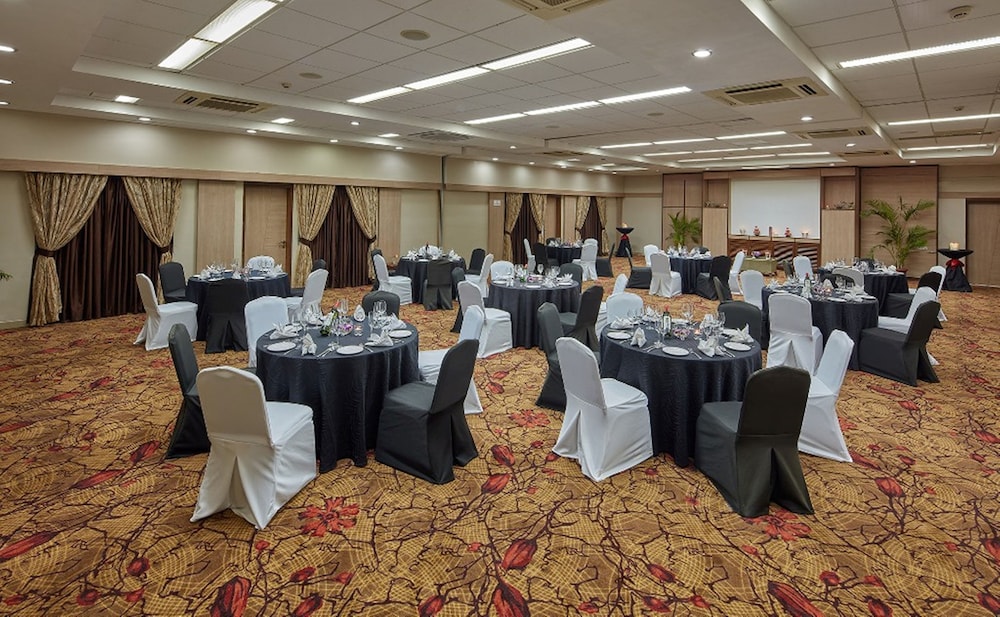 meeting & event spaces
