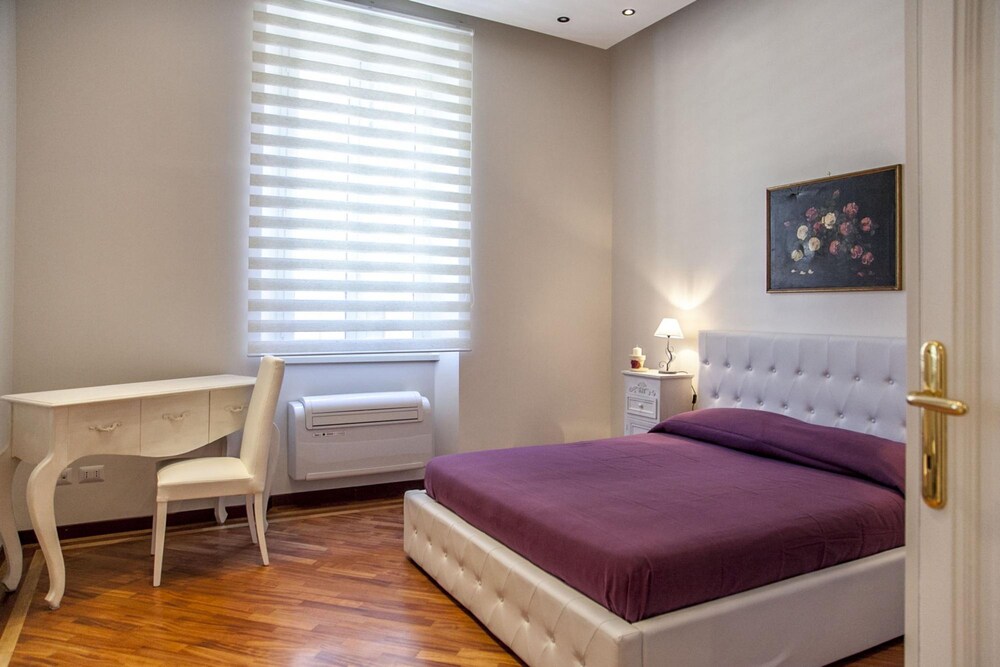 4BR Home in a Vibrant Neighborhood