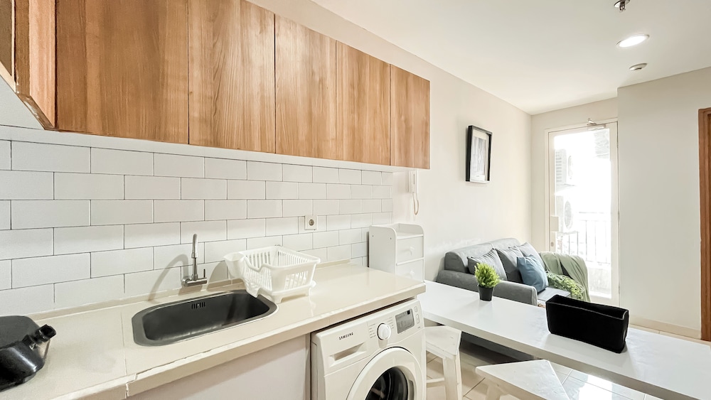 Scandinavian Minimalist 2Br At Cinere Bellevue Suites Apartment