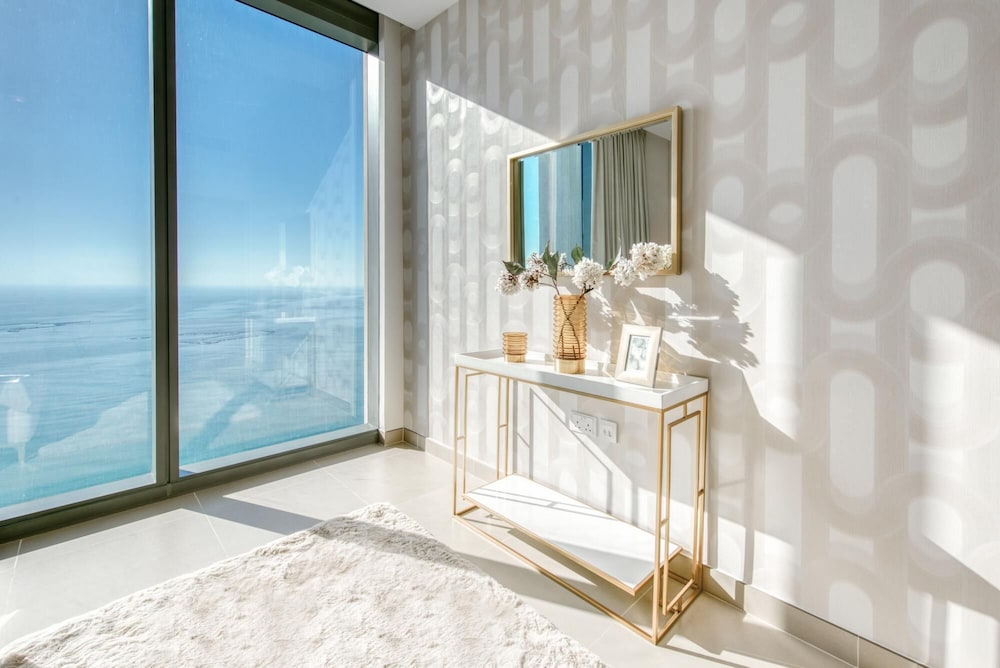 Exclusive Sea View Apartment on the Arabian Gulf