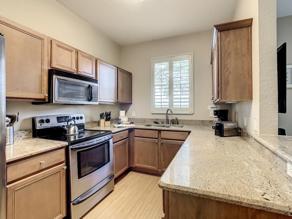Annas Stunning Townhome In Regal Palms Resort Near Disney 3 Bedroom Townhouse