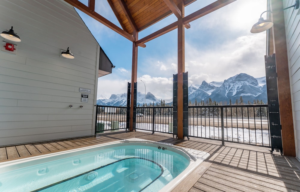 Skyridge 401 by Canmore Premier