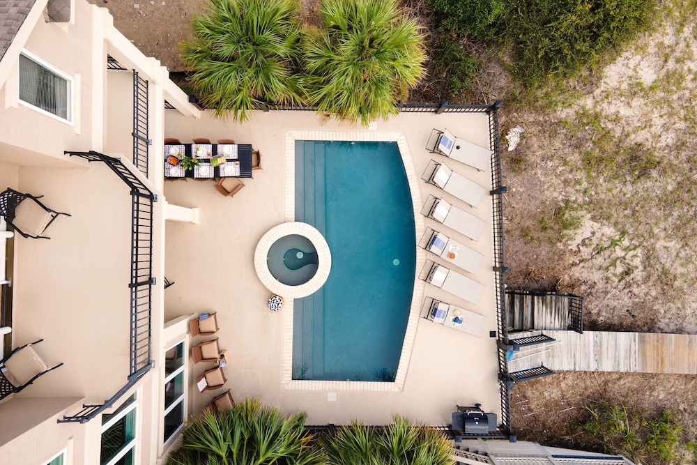 Lido by Avantstay Oceanfront Home w Pool Hot Tub Game Room Gorgeous Views