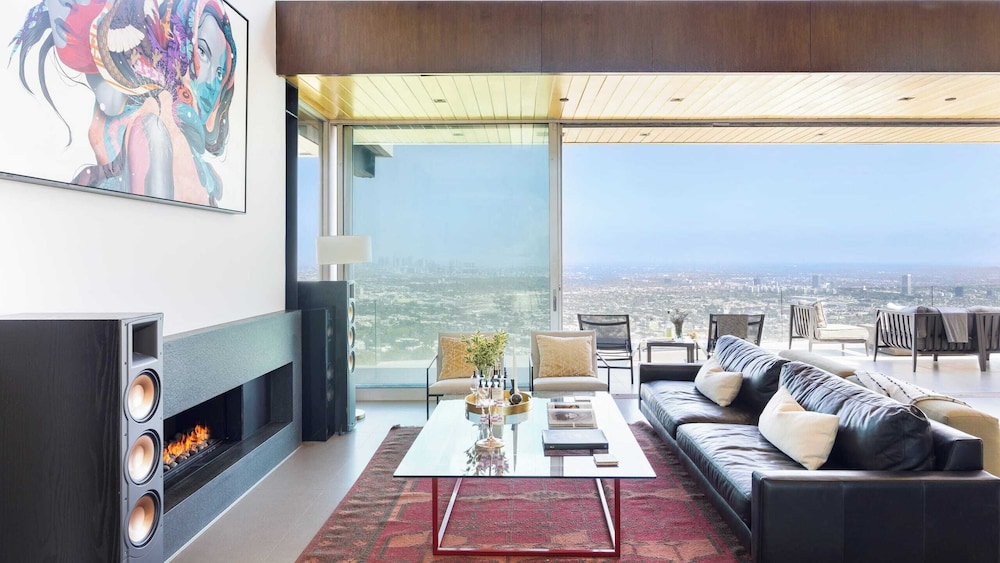 Hollywood Overlook by Avantstay Private Pool + Hot Tub Panoramic Views