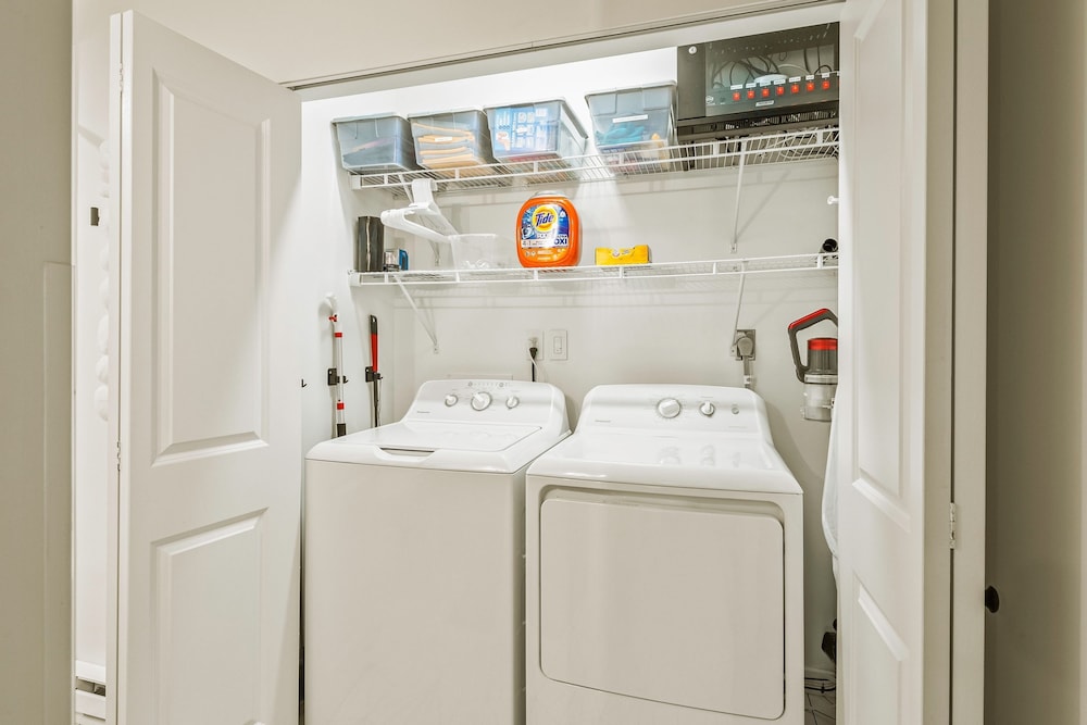 Somerset Lodge by Avantstay Hot Tub Lake Access Community Amenities