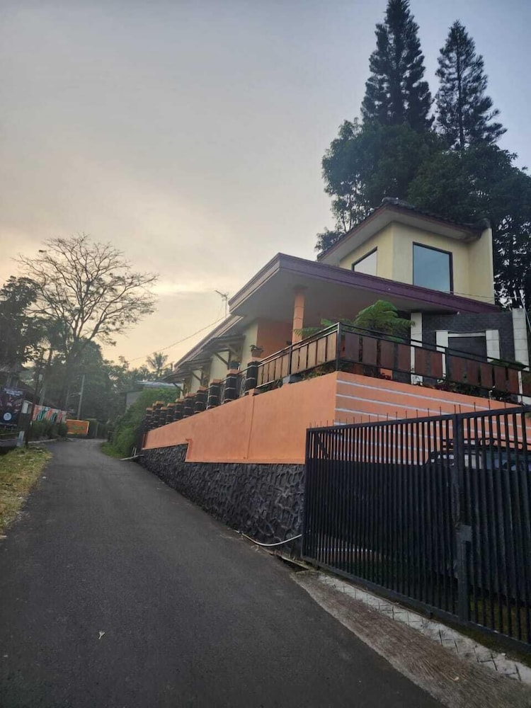 Griya Hulu Cai