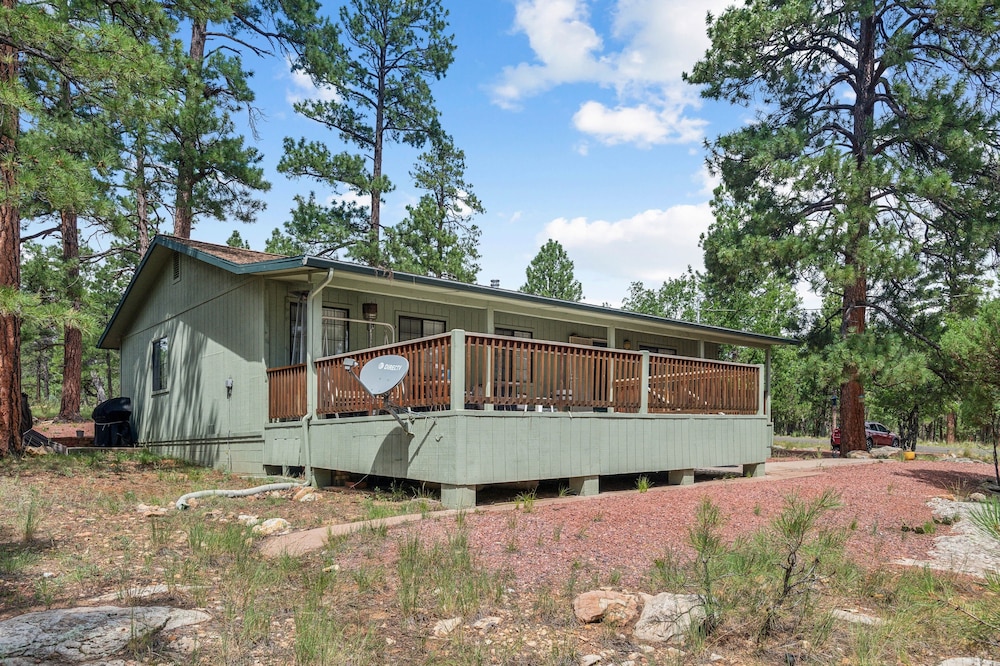 Secluded Mountain Cabin With Forest Views 3 Bedroom Cabin by RedAwning