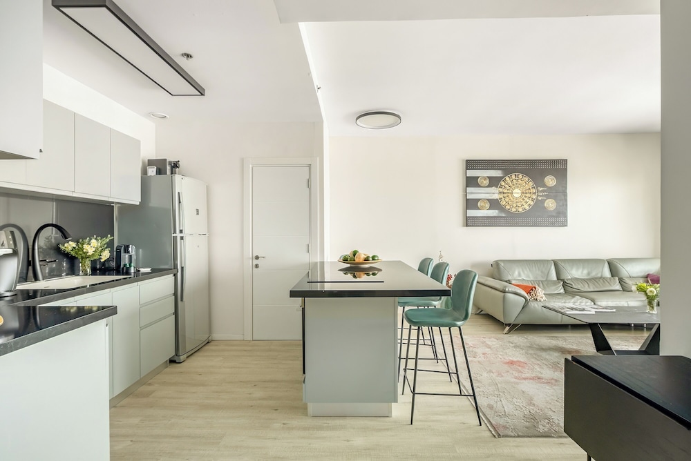 High-Rise Sea-View Stay by Sea N' Rent