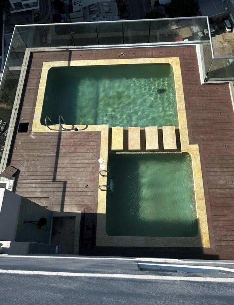 Modern Apt Near Beach & Center -Sunset47