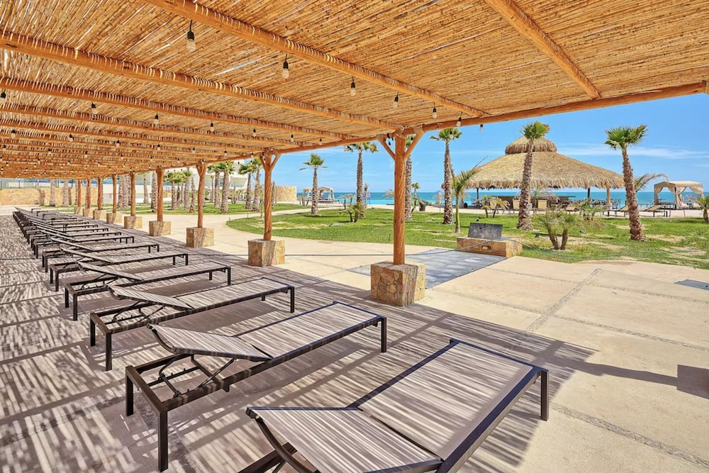 Luxury New Oceanfront Condo 5BR Sleeps 12