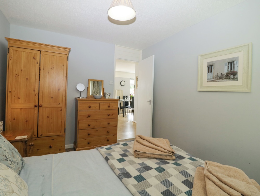 9 Manorcombe Bungalows