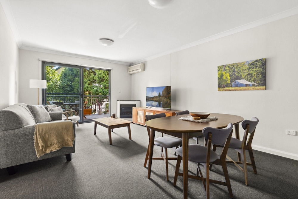 Spacious 2-bed Apartment in Heart of Leura