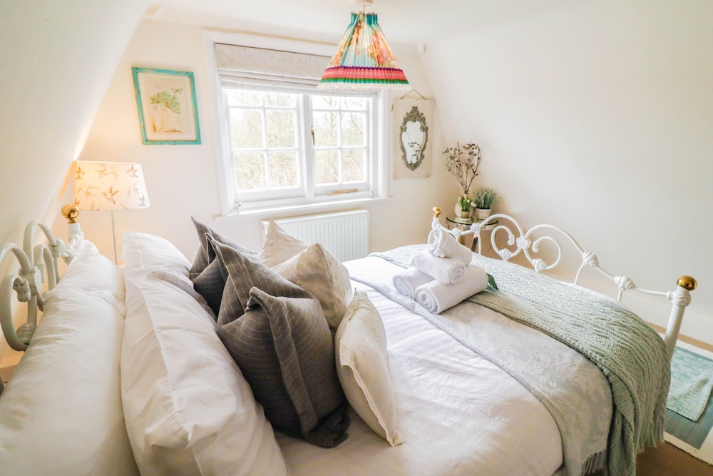 Charming Period Cottage With Free Wifi